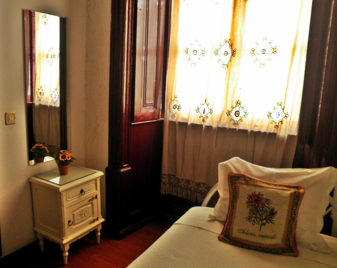 Pensao Flor De Coimbra Hotel Room photo